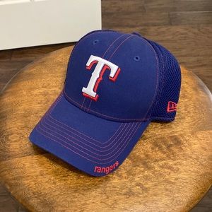 New Era Fitted Texas Rangers hat - size Small/Medium